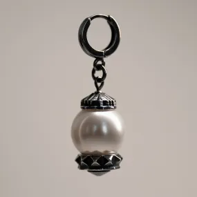 Vertex Pearl earring